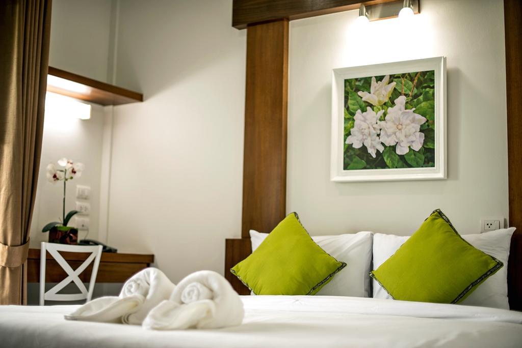 Cozytel Chiangmai Hotel Chiang Mai Exterior photo