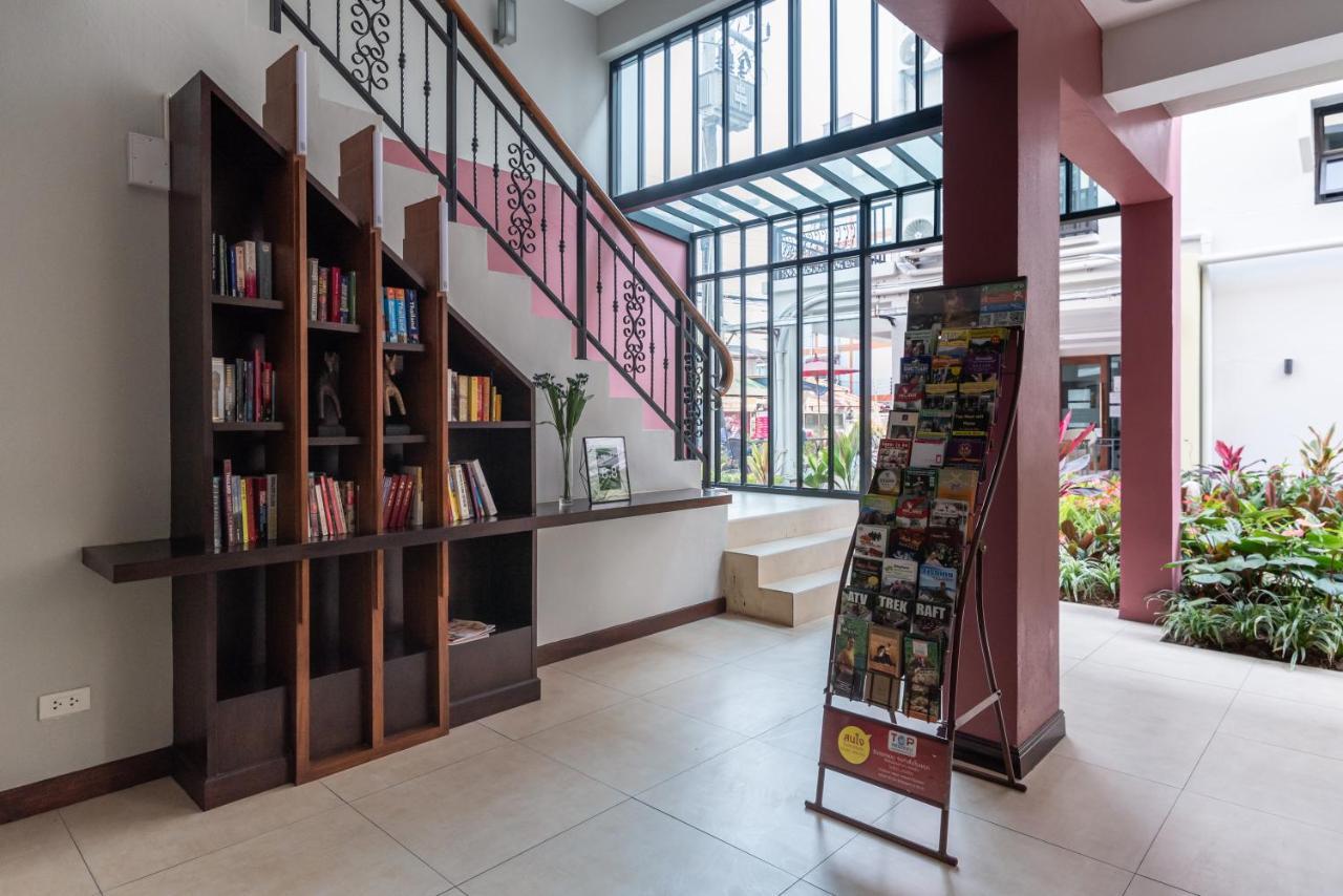Cozytel Chiangmai Hotel Chiang Mai Exterior photo